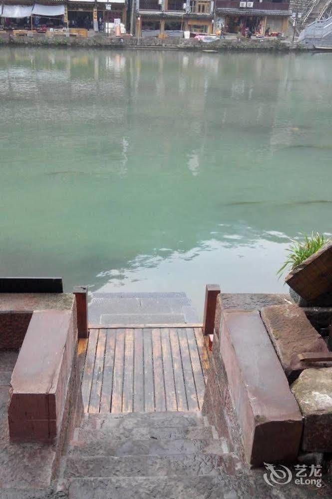 Fenghuang Waitin For You Inn 外观 照片